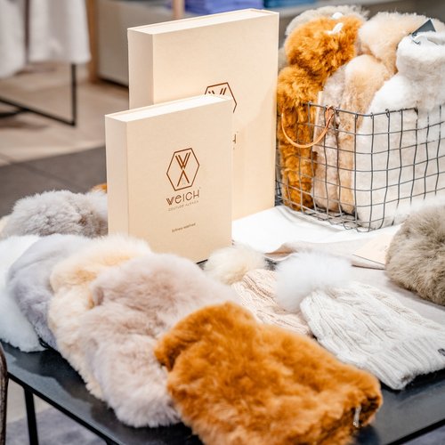Der Kuschelfaktor für die kühle Jahreszeit! 😍🌟 
@weich_alpaca bei BUNGERT - die ultimative Wahl für natürlichen und...