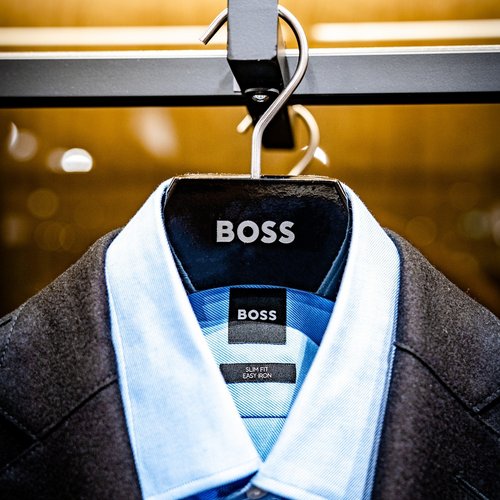 Der neue @boss Black Shop ist da! 🔥 

Tauche ein in die Welt von zeitloser Eleganz und erstklassiger Mode im Herzen...