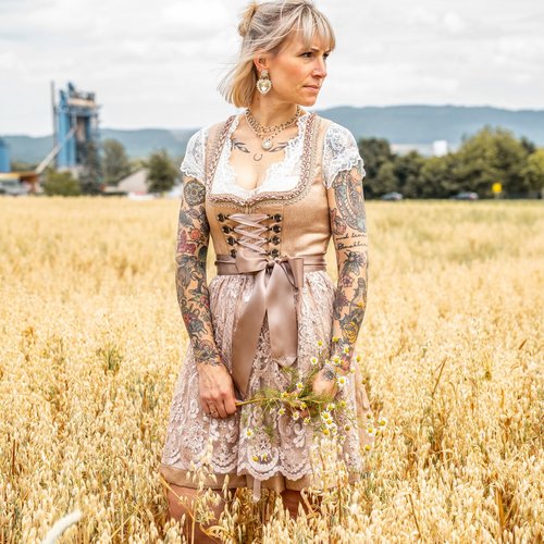 Die Trachtensaison ist eröffnet! 🌾👗

Entdecke die neuesten Trachtentrends bei BUNGERT. 🤎
Von traditionell bis modern -...